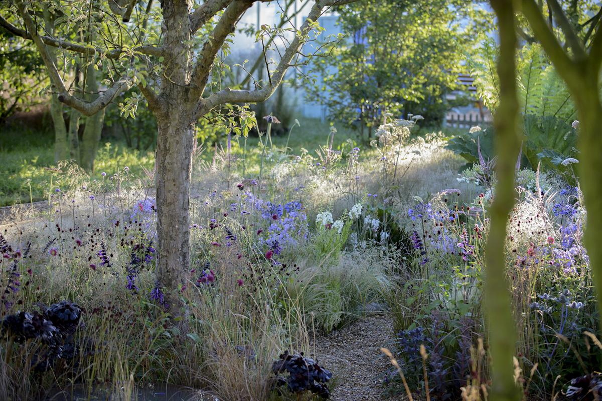 Ausstellungsprojekt im Flower-Show-Kontext mit handwerklicher Präzision.