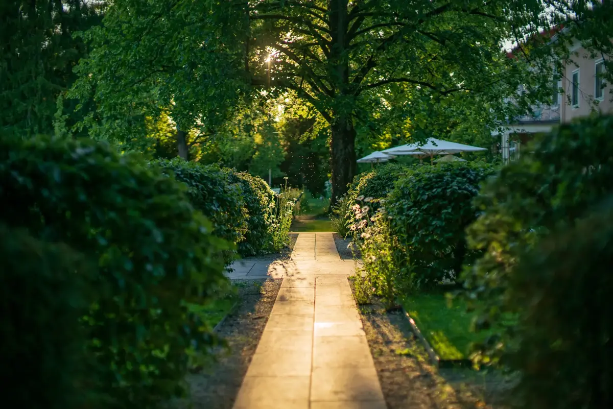 Contemporary reinterpretation of a historic castle garden.